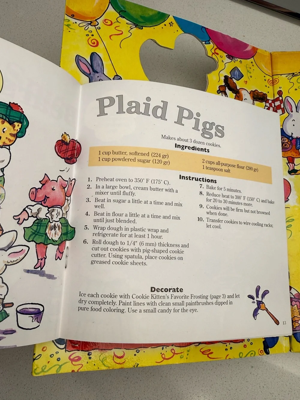 Vintage 90s Children's Cookie Cutter Set & Recipe Book Kitten's Cookie Party